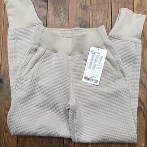 0 NWOT Bone Lululemon Waffle Joggers
